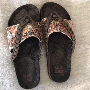 BRAND NEW muk luks